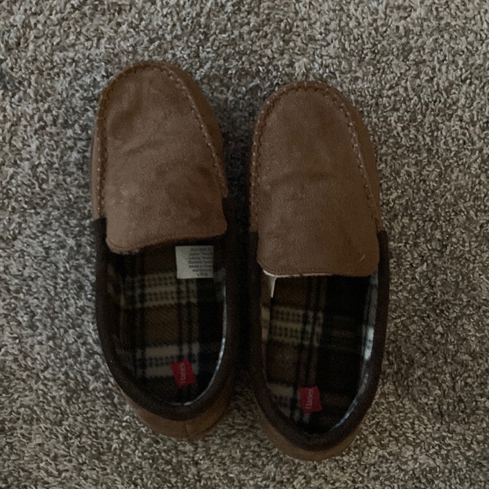 Hanes Suede slippers